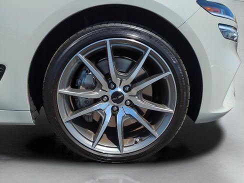 Used 2026 Genesis G70 2.5T image 11