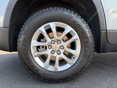 Certified 2023 Chevrolet Traverse LS AWD/4WD image 9