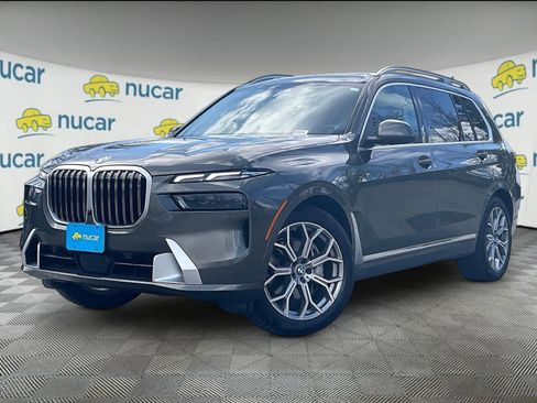 Used 2024 BMW X7 xDrive40i w/ Executive Package AWD/4WD image 3