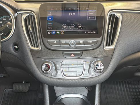 Used 2019 Chevrolet Malibu LT w/ Driver Confidence Package image 15