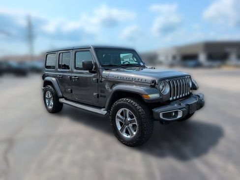 Used 2018 Jeep Wrangler Unlimited Sahara w/ Cold Weather Group AWD/4WD image 6