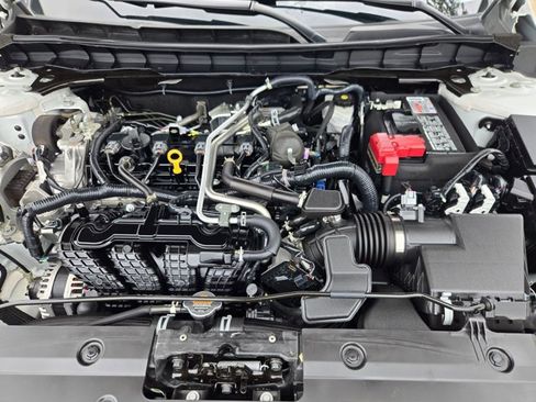 Used 2025 Nissan Altima 2.5 SV FWD image 21