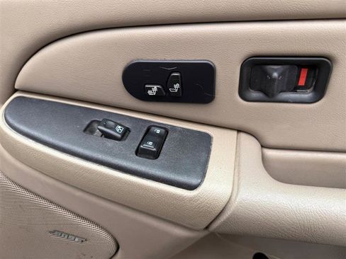 Used 2004 Chevrolet Silverado 3500 LT w/ Heavy-Duty Power Package image 18