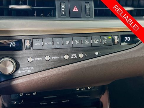 Used 2021 Lexus ES 300h w/ Premium Package image 15