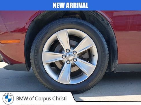 Used 2020 Dodge Challenger SXT image 5