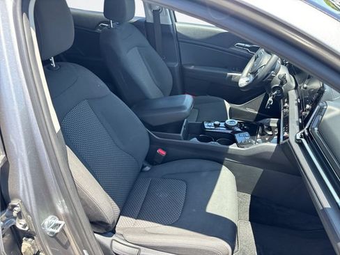 Used 2023 Kia Sportage LX AWD/4WD image 24