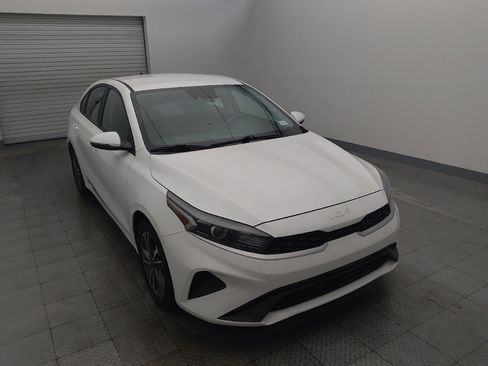 Used 2022 Kia Forte LXS w/ LXS Technology Package FWD image 14