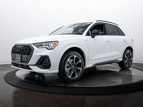 Certified 2025 Audi Q3 2.0T Premium Plus w/ Premium Plus Package image 6