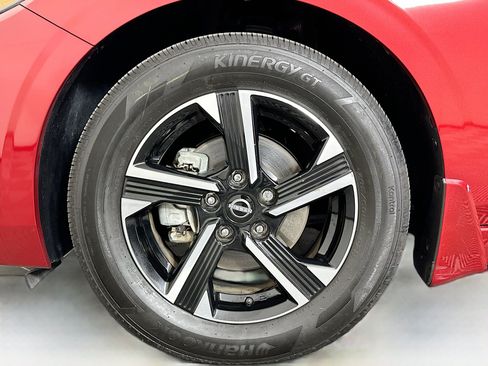 Used 2024 Nissan Sentra SV image 11