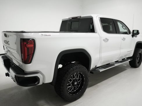 Used 2021 GMC Sierra 1500 SLT w/ SLT Premium Plus Package image 4