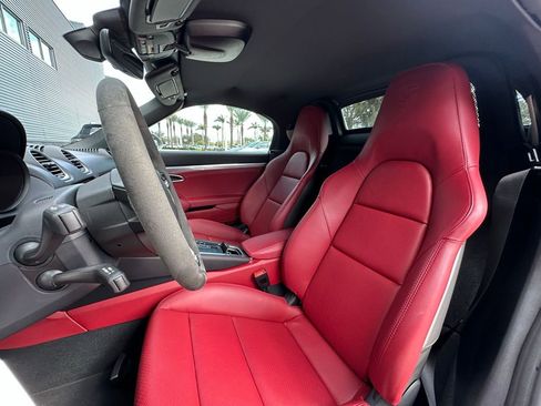 Used 2024 Porsche 718 Boxster image 5