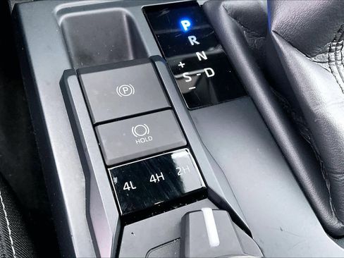 Used 2025 Toyota Tacoma TRD Off-Road image 32