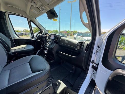 Used 2025 RAM ProMaster 2500 w/ Convenience Group FWD image 17
