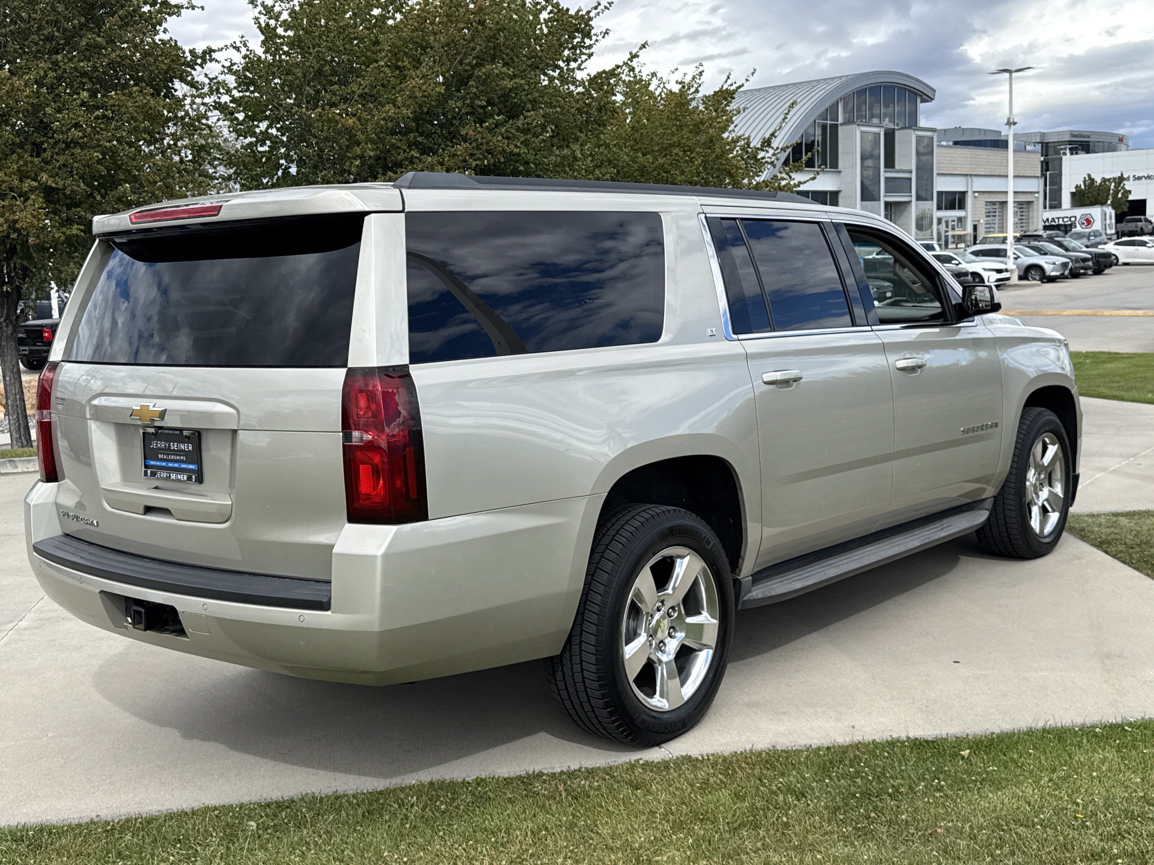 Used 2015 Chevrolet Suburban LT AWD/4WD image 5