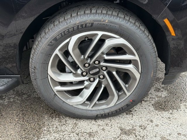 New 2026 Lincoln Navigator Premiere AWD/4WD image 9