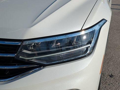 Certified 2023 Volkswagen Tiguan SE FWD image 7