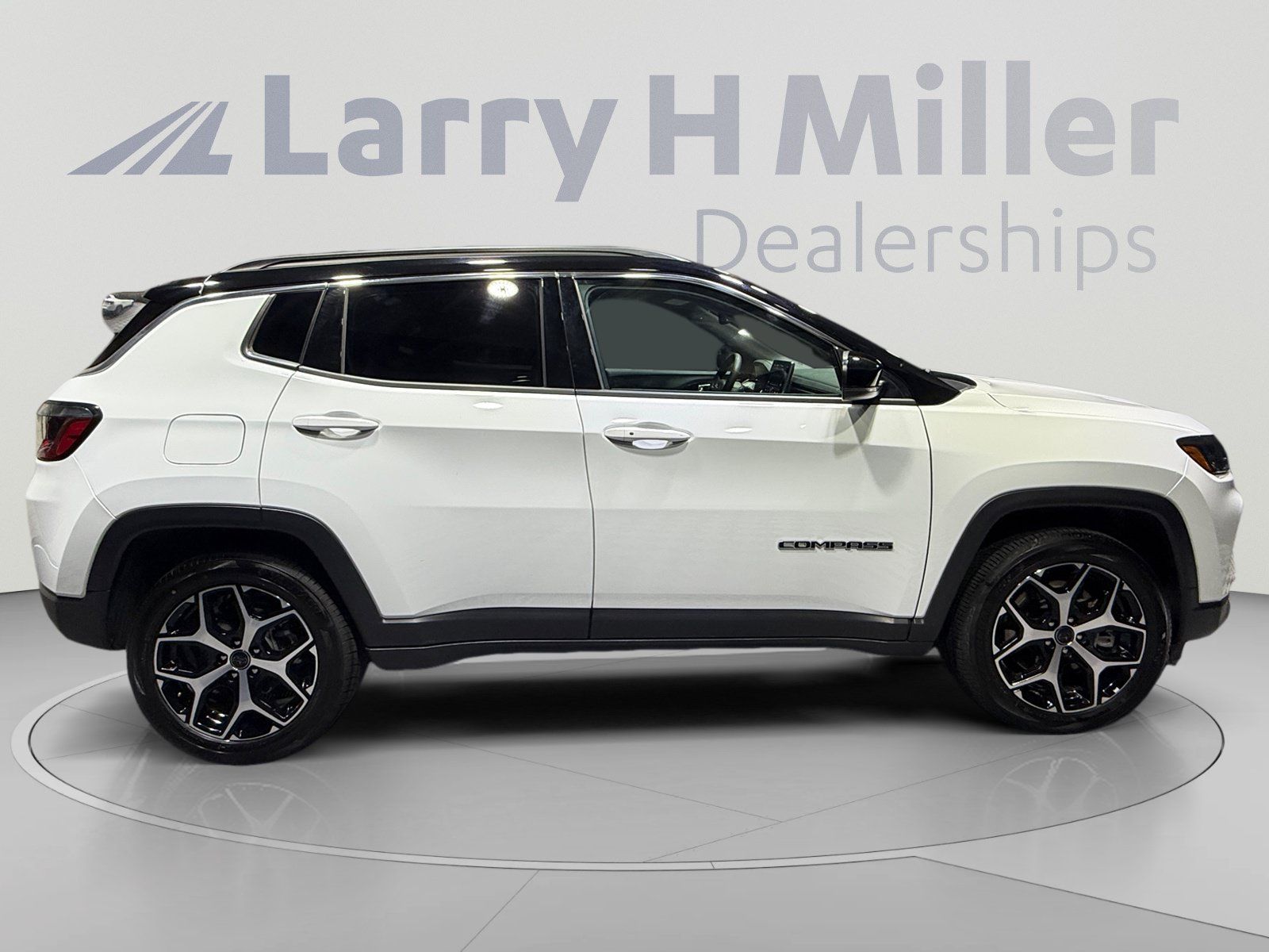 Used 2025 Jeep Compass Limited AWD/4WD image 6