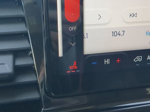 Used 2024 Ford Transit 350 XLT image 21