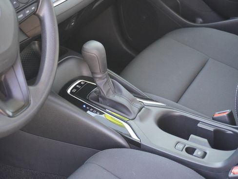 Used 2025 Toyota Corolla LE w/ Convenience Package FWD image 19