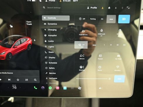 Used 2021 Tesla Model 3 Standard Range Plus image 18