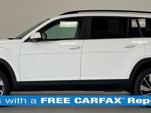 Used 2024 Volkswagen Atlas SE FWD image 2