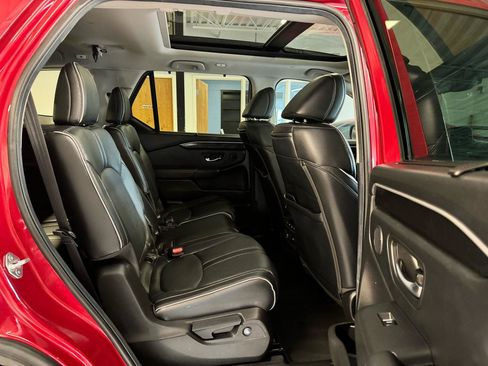 Used 2025 Honda Pilot Elite image 33
