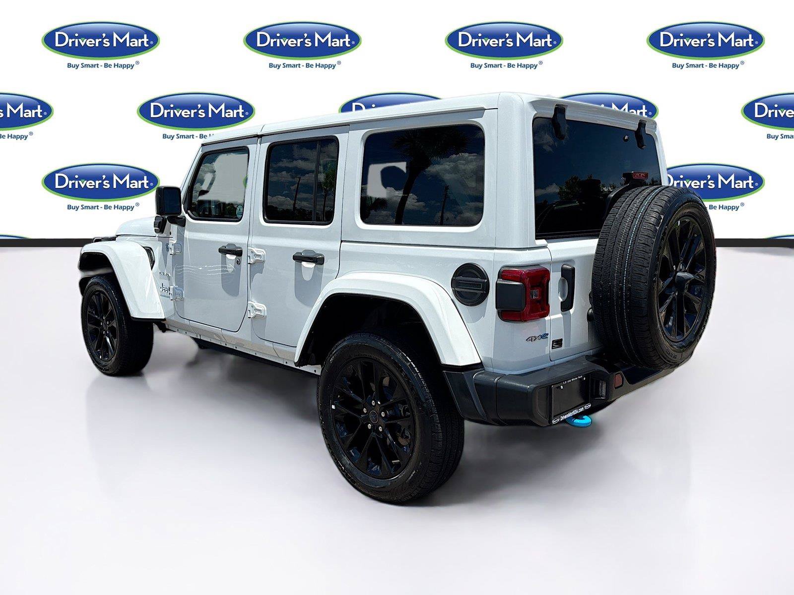 Used 2024 Jeep Wrangler Unlimited Sahara AWD/4WD image 5
