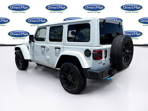Used 2024 Jeep Wrangler Unlimited Sahara AWD/4WD image 5