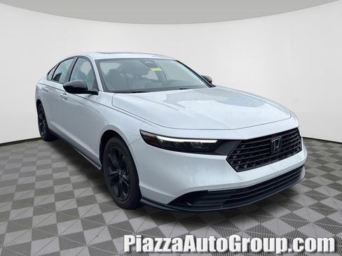 Certified 2025 Honda Accord SE image 1