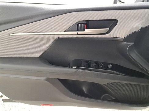 Used 2025 Toyota Camry SE image 22