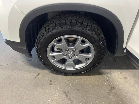 Used 2025 Honda Passport TrailSport image 31