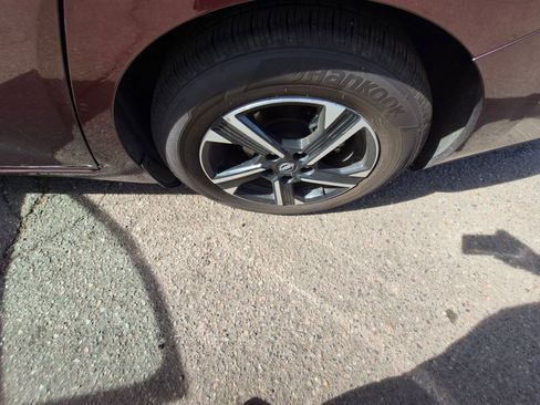 Used 2025 Nissan Sentra SV image 9