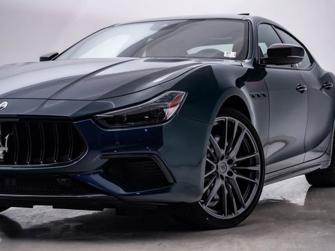 Used 2024 Maserati Ghibli Trofeo image 2