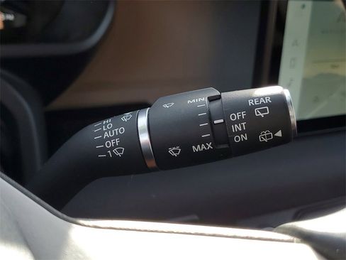 Used 2023 Land Rover Defender 110 S image 16