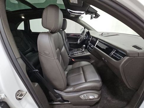 Used 2020 Porsche Macan AWD/4WD image 7