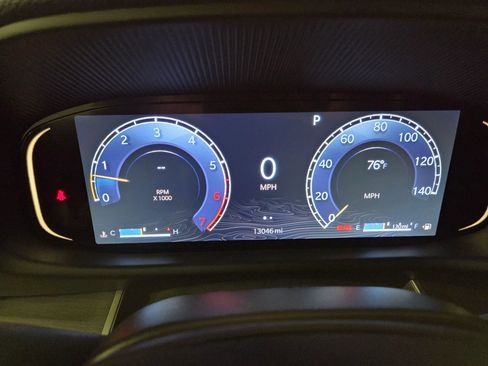 Used 2025 Jeep Wagoneer L Series II w/ 8-pass Seating Package image 19