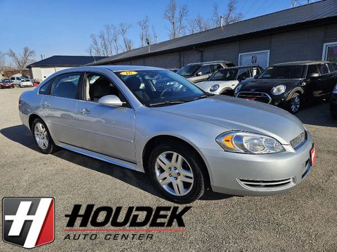 Used 2016 Chevrolet Impala LT FWD image 1