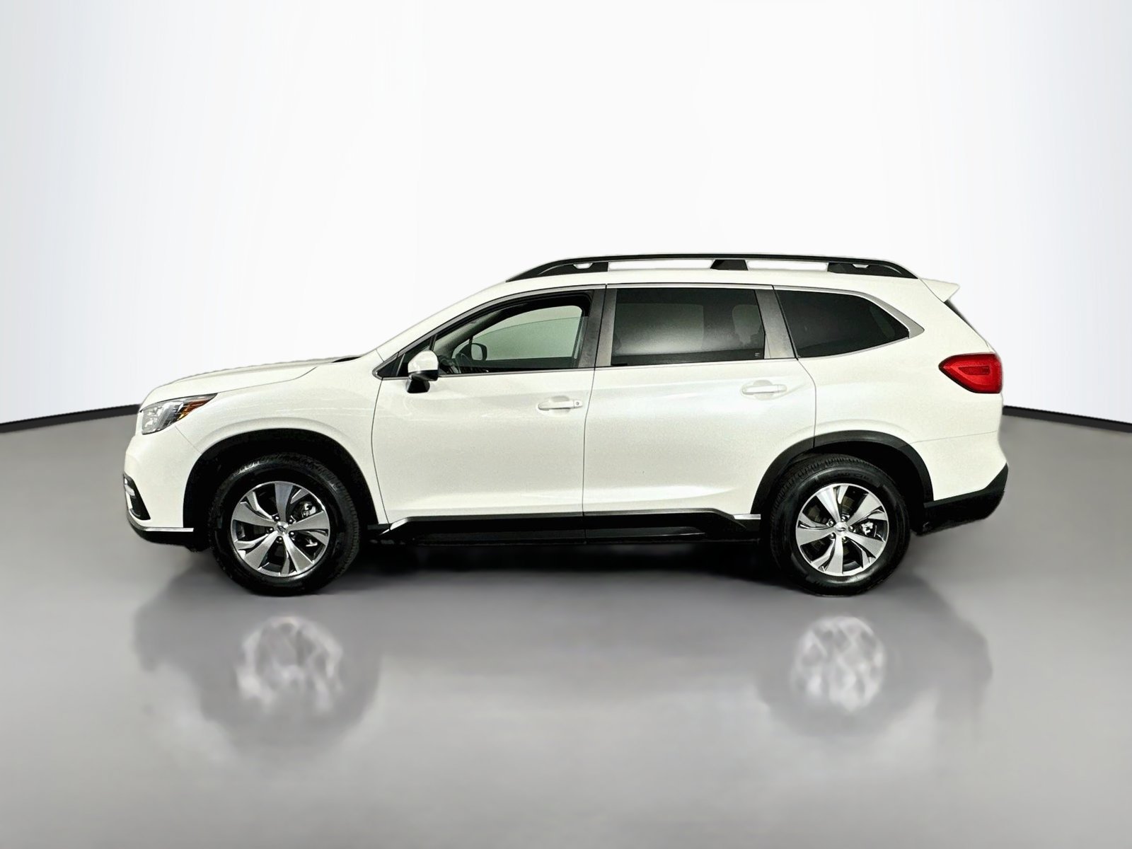 Used 2022 Subaru Ascent Premium w/ Convenience Package AWD/4WD image 5