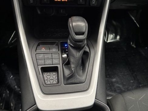 Used 2022 Toyota RAV4 XLE image 13