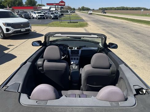 Used 2009 Chrysler Sebring Touring w/ Electronics Convenience Group FWD image 11