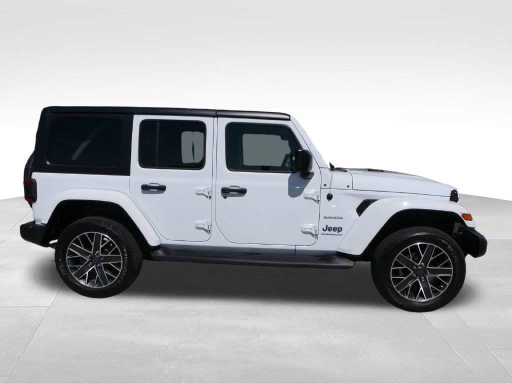 Certified 2023 Jeep Wrangler Unlimited Sahara AWD/4WD image 2