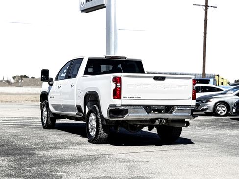 Used 2023 Chevrolet Silverado 2500 LT image 7