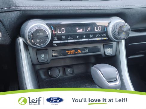 Used 2021 Toyota RAV4 XLE Premium image 33