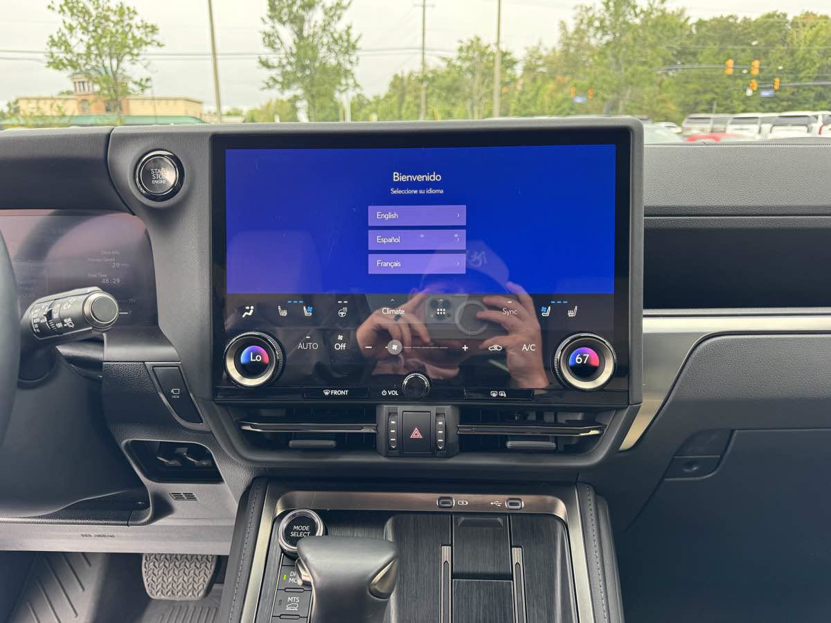 Used 2025 Lexus GX 550 AWD/4WD image 22