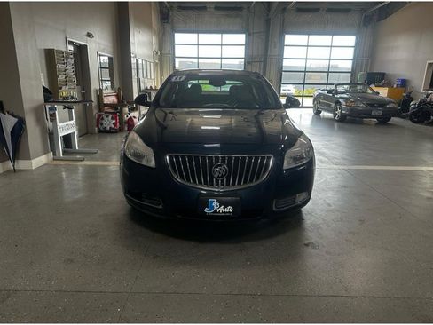 Used 2011 Buick Regal CXL image 3