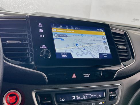 Used 2023 Honda Passport TrailSport image 13