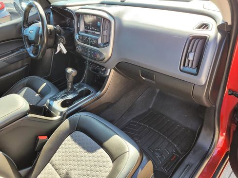 Used 2017 Chevrolet Colorado Z71 RWD image 9