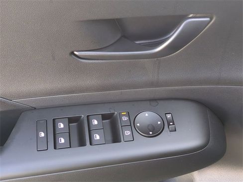 New 2026 Hyundai Kona SE image 19