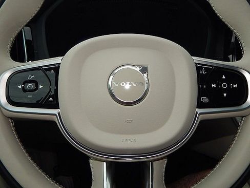 New 2026 Volvo XC60 B5 Ultra w/ Climate Package image 21