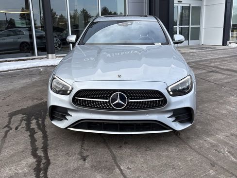 Used 2022 Mercedes-Benz E 450 4MATIC Sedan image 2